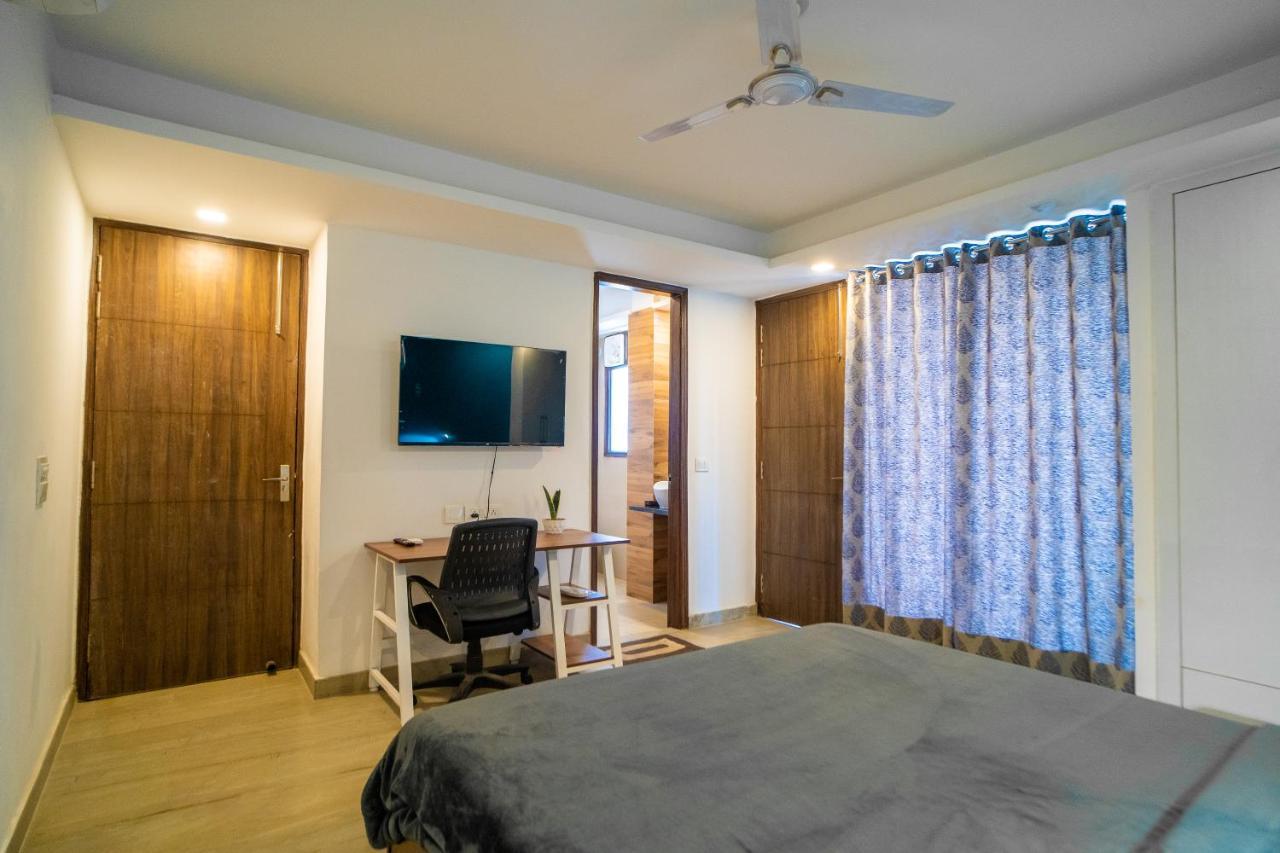Flxho Uno - Serviced Apartment & Rooms - Golf Course Road Гургаон Экстерьер фото